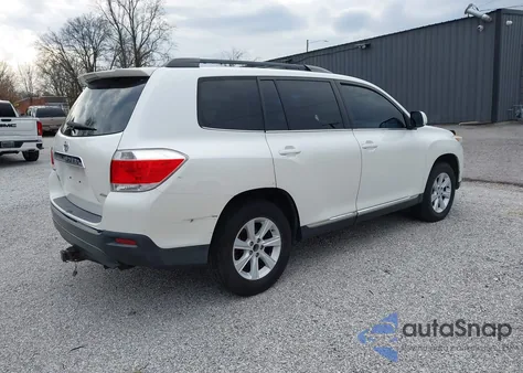 2012 Toyota Highlander Base V6 z USA, uszkodzony, nr VIN 5TDBK3EHXCS137337